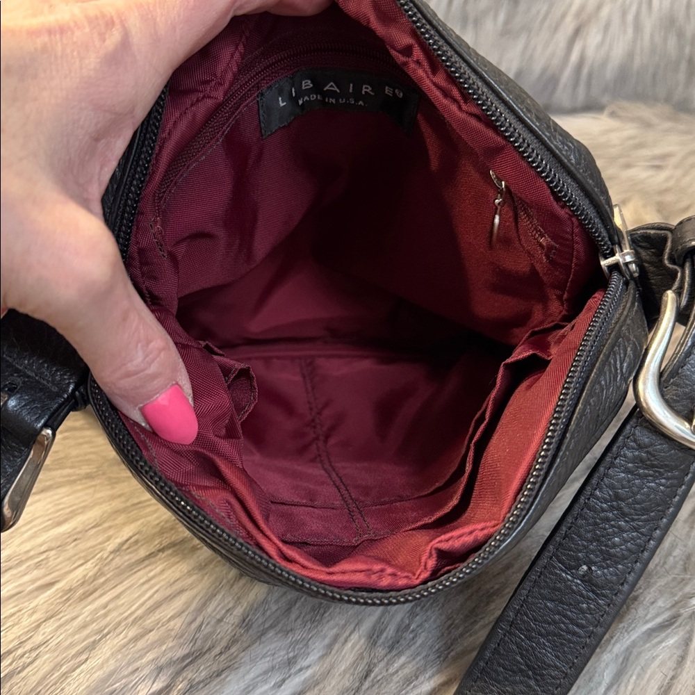 Libaire Women's Black Leather Crossbody Bag - Picture 3 of 9